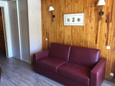 Coin salon dans l'établissement Studio Luxe 30 m², ski au pied, balcon, idéal pour 4 personnes à Tignes - FR-1-449-87