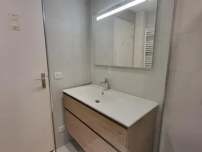 Salle de bains dans l'établissement Charmant 2 pièces sud à Tignes avec wifi, proche pistes - FR-1-449-88