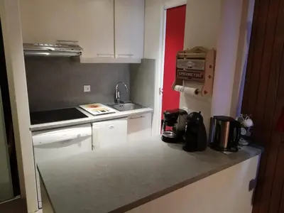 Cuisine ou kitchenette dans l'établissement Charmant 2 pièces à Tignes, 100m des pistes, balcon Sud/Ouest - FR-1-449-93