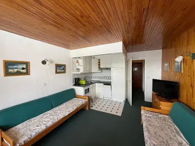 Télévision ou salle de divertissement dans l'établissement Studio Sud/Ouest, 3 lits, au pied des pistes à Tignes - FR-1-449-103