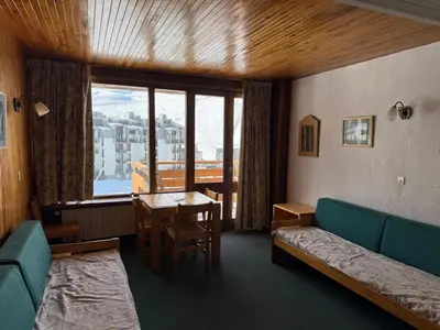 Coin salon dans l'établissement Studio Sud/Ouest, 3 lits, au pied des pistes à Tignes - FR-1-449-103