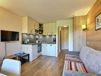 Cuisine ou kitchenette dans l'établissement Charmant 2 pièces sur pistes, balcon sud, animaux admis, Wi-Fi - FR-1-455-1