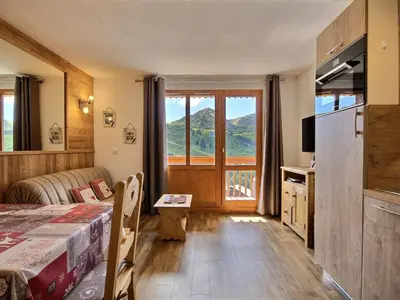 Un ou plusieurs lits dans un hébergement de l'établissement Splendide appartement rénové 2 pièces au pied des pistes - FR-1-455-90
