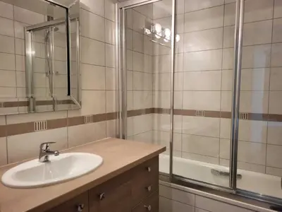 Salle de bains dans l'établissement 2 Pièces Sud avec Wifi à 500m des pistes - FR-1-449-108