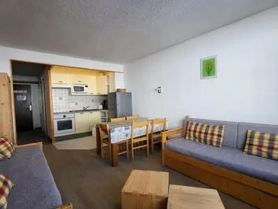 Cuisine ou kitchenette dans l'établissement 2 Pièces Sud avec Wifi à 500m des pistes - FR-1-449-108