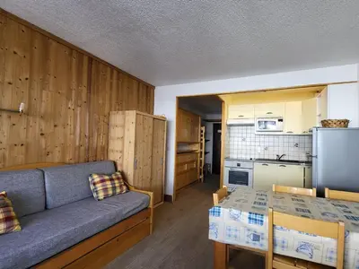Cuisine ou kitchenette dans l'établissement 2 Pièces Sud avec Wifi à 500m des pistes - FR-1-449-108