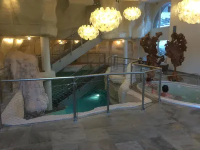 Piscine de l'établissement Arc 1950 - derniére étage ou située à proximité