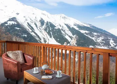 Vue générale sur la montagne ou vue sur la montagne depuis l'appart'hôtel