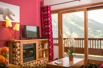 Vue générale sur la montagne ou vue sur la montagne depuis l'appart'hôtel