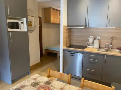 Cuisine ou kitchenette dans l'établissement Appartement 2 pièces au pied des pistes, exposé Sud-Ouest, 5 couchages à Tignes - FR-1-449-29