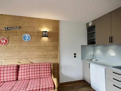 Cuisine ou kitchenette dans l'établissement Appartement rénové avec balcon, pied des pistes, proche commerces - FR-1-455-35