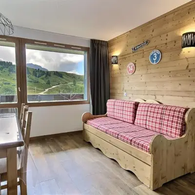 Appartement rénové avec balcon
