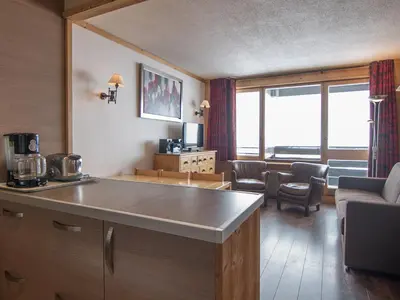 Cuisine ou kitchenette dans l'établissement Appartement Luxe avec WiFi à 500m des pistes, 6 couchages - FR-1-449-44