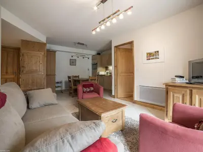 Télévision ou salle de divertissement dans l'établissement Appartement 3 pièces ski aux pieds, parking, internet inclus - FR-1-352-2