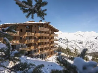 Vue générale sur la montagne ou vue sur la montagne depuis l'appartement