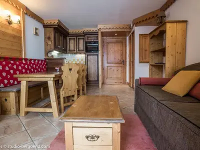 Cuisine ou kitchenette dans l'établissement Appartement 4 pièces avec balcon, piscine et vue pistes, pour 6 pers. à Arc 1800 - FR-1-352-38