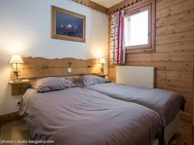 Un ou plusieurs lits dans un hébergement de l'établissement Appartement 4 pièces avec balcon, piscine et vue pistes, pour 6 pers. à Arc 1800 - FR-1-352-38