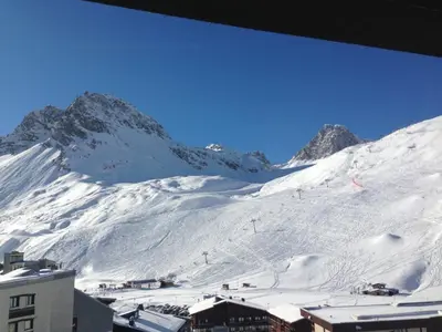 Vue générale sur la montagne ou vue sur la montagne depuis l'appartement