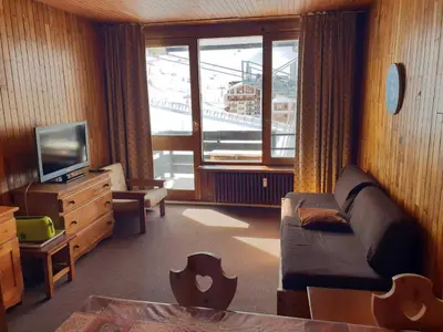 Télévision ou salle de divertissement dans l'établissement Studio au pied des pistes avec balcon sud à Tignes - FR-1-449-32