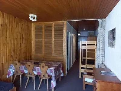 Coin salon dans l'établissement Studio au pied des pistes avec balcon sud à Tignes - FR-1-449-32
