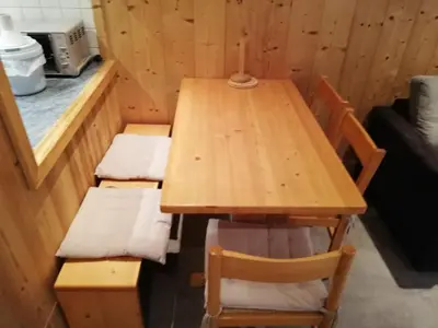 Coin salon dans l'établissement Confort 2 pièces pied des pistes avec balcon et parking à Tignes - FR-1-449-57