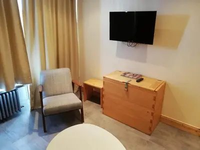 Télévision ou salle de divertissement dans l'établissement Confort 2 pièces pied des pistes avec balcon et parking à Tignes - FR-1-449-57