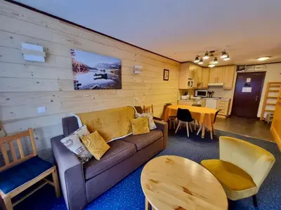 Coin salon dans l'établissement Appartement 2 pièces sud/ouest, 100m des pistes, WiFi - Tignes - FR-1-449-112