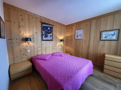 Un ou plusieurs lits dans un hébergement de l'établissement T2 sud 500m pistes, balcon, Wifi, 5 pers - FR-1-449-23