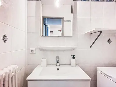 Salle de bains dans l'établissement Apartment Horizon 2000 - Le Lac by Interhome
