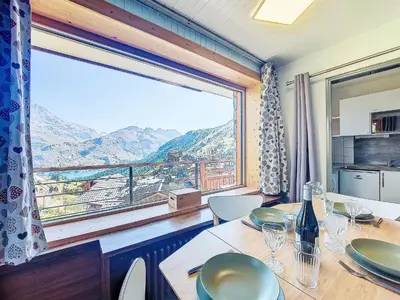 Vue générale sur la montagne ou vue sur la montagne depuis l'appartement