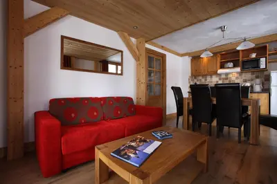 Cuisine ou kitchenette dans l'établissement Chalet des Neiges : La Cime Des Arcs