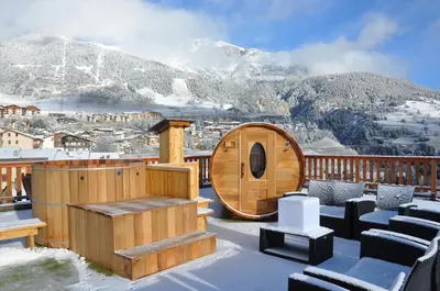 Vue générale sur la montagne ou vue sur la montagne depuis l'hôtel