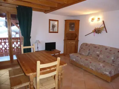 Coin salon dans l'établissement Agréable T2 Montagne Pralognan 4pers - FR-1-464-4