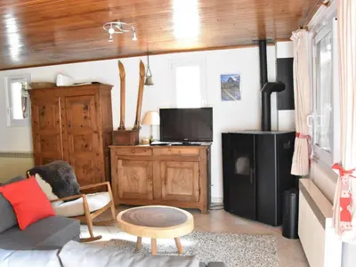 Télévision ou salle de divertissement dans l'établissement Chalet mitoyen avec jardinet, 3 pièces, 6 personnes - FR-1-464-8