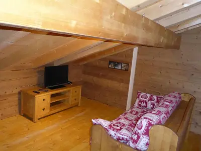 Télévision ou salle de divertissement dans l'établissement Chalet haut de gamme pour 10 pers., proche pistes, parking privé - FR-1-464-7