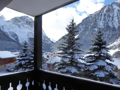 Vue générale sur la montagne ou vue sur la montagne depuis l'appartement