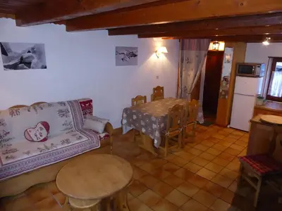 Coin salon dans l'établissement Charmant chalet en pierre pour 6 pers. à Pralognan-la-Vanoise - FR-1-464-16