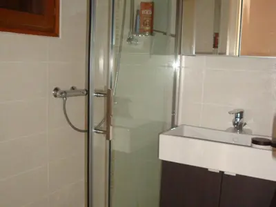 Salle de bains dans l'établissement Studio mezzanine à Champagny, 4 pers, balcon sud - FR-1-464-17