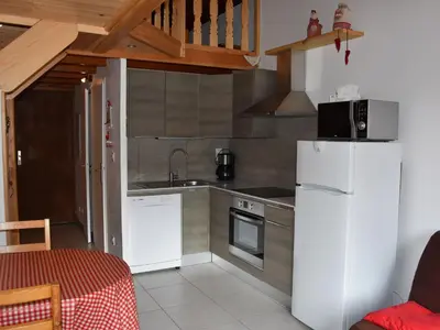 Cuisine ou kitchenette dans l'établissement Studio mezzanine à Champagny, 4 pers, balcon sud - FR-1-464-17