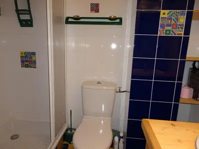 Salle de bains dans l'établissement Triplex confortable 12 pers, terrasse, garage, Champagny-en-Vanoise - FR-1-464-19
