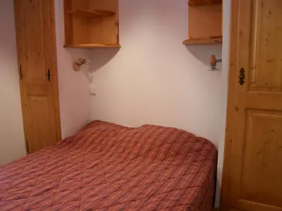 Plan de l'établissement Appartement 3 Pièces Près Téléphérique avec Garage Fermé - FR-1-464-24