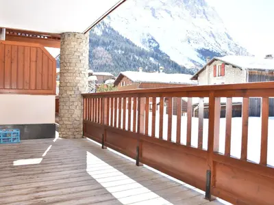 Plan de l'établissement Appartement 3 Pièces Près Téléphérique avec Garage Fermé - FR-1-464-24