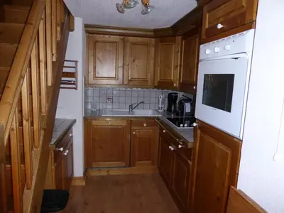 Cuisine ou kitchenette dans l'établissement Grand duplex 6 personnes avec balcon dans les Alpes - FR-1-464-33