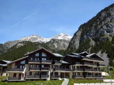 Vue générale sur la montagne ou vue sur la montagne depuis l'appartement