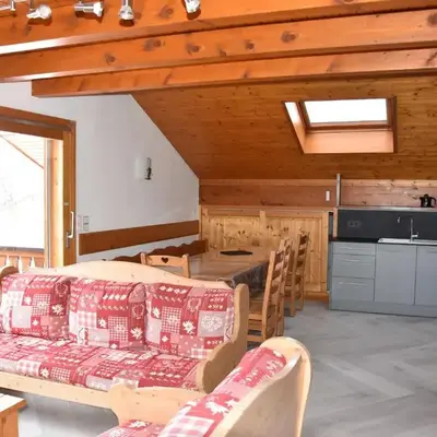 Duplex spacieux avec garage proche centre Champagny - FR-1-464-41