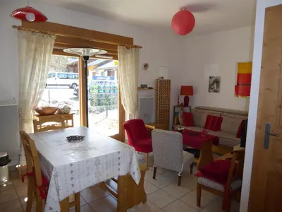 Plan de l'établissement Agréable 3 pièces avec jardinet, proche du centre - FR-1-464-42