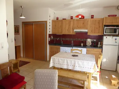 Plan de l'établissement Agréable 3 pièces avec jardinet, proche du centre - FR-1-464-42