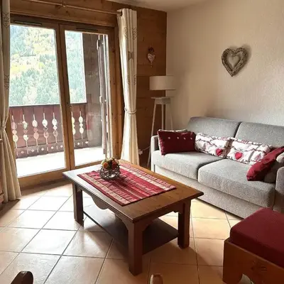 Appartement familial avec balcon sud et parking dans quartier résidentiel - FR-1-464-46