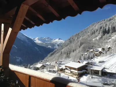 Vue générale sur la montagne ou vue sur la montagne depuis l'appartement