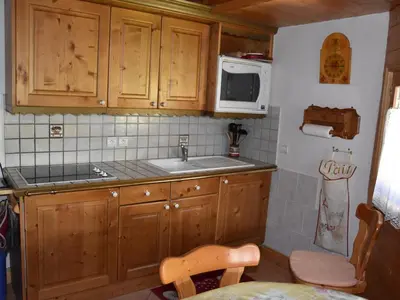 Cuisine ou kitchenette dans l'établissement Duplex familial 4 pièces proche pistes - 7 pers - FR-1-464-61